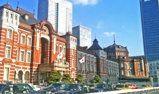 tokyo_station_and_taxi