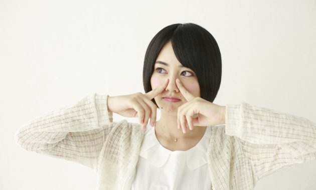 車のエアコンの臭いを完全に取るには？